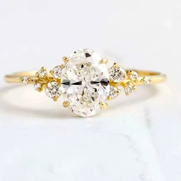 Moissanite ring / engagement ring - Picture 1 of 4